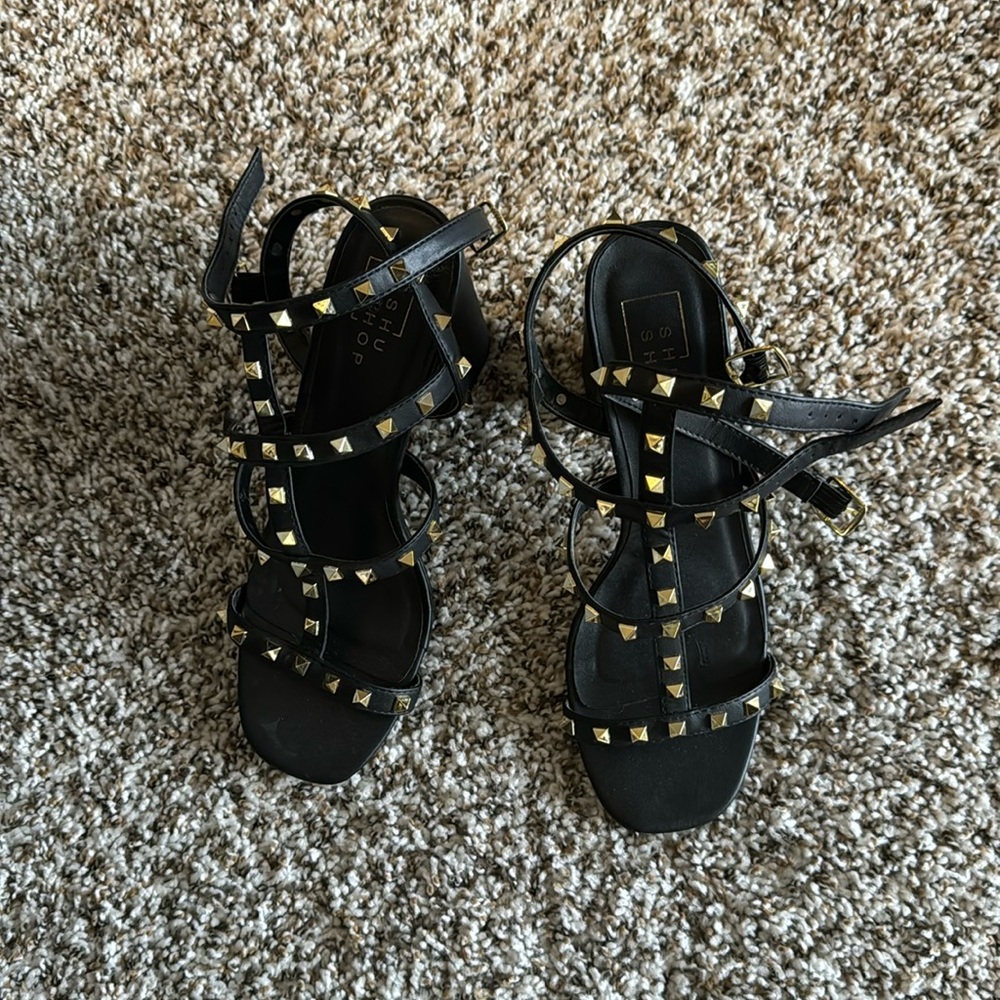 Black heels size 8.5